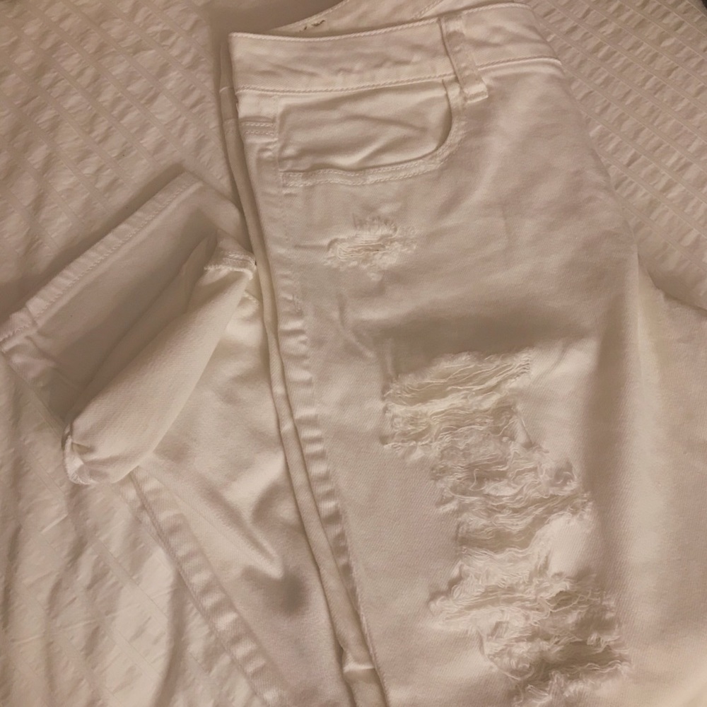 White mom jeans